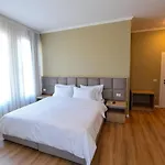 호텔 Santo Shkodër