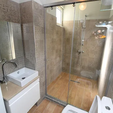 Hotel Santo Shkoder